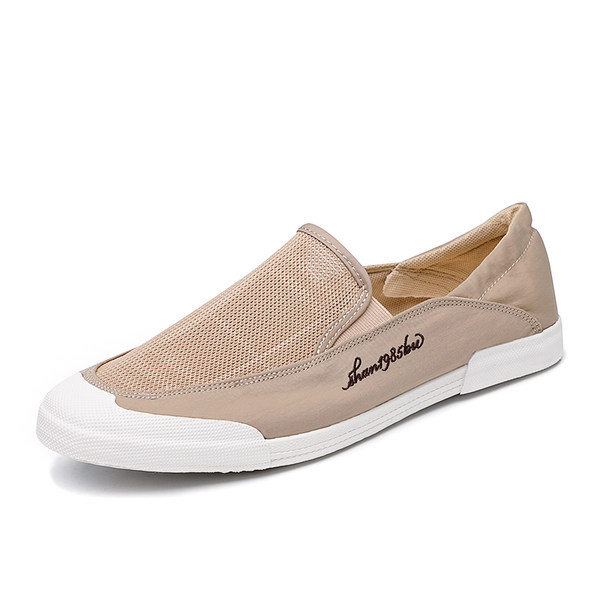 Νέο μοντέλο καλοκαιρινά μοκασίνια με κεντημένη επιγραφή