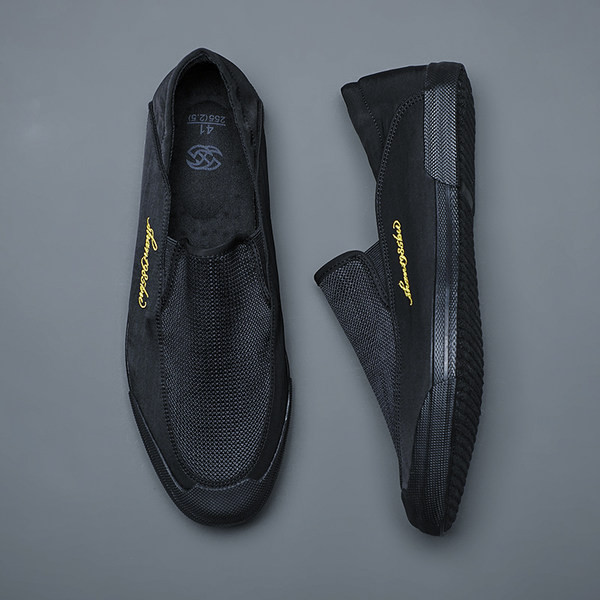 Νέο μοντέλο καλοκαιρινά μοκασίνια με κεντημένη επιγραφή