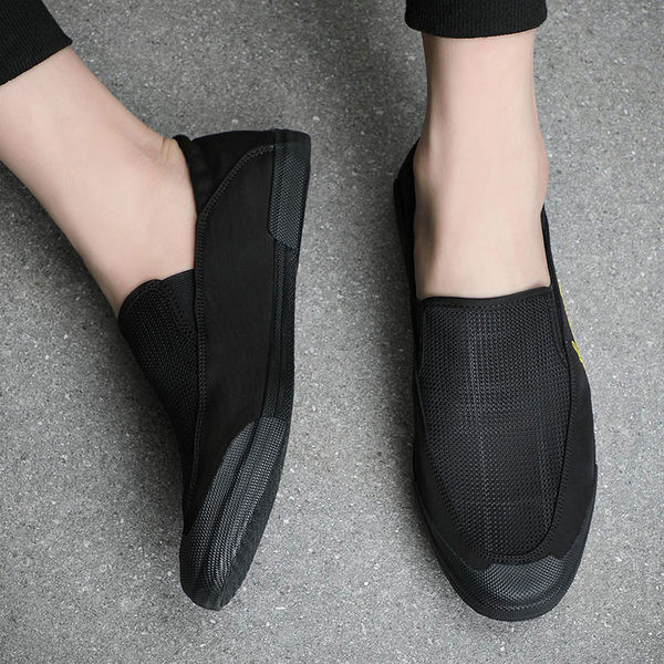 Νέο μοντέλο καλοκαιρινά μοκασίνια με κεντημένη επιγραφή