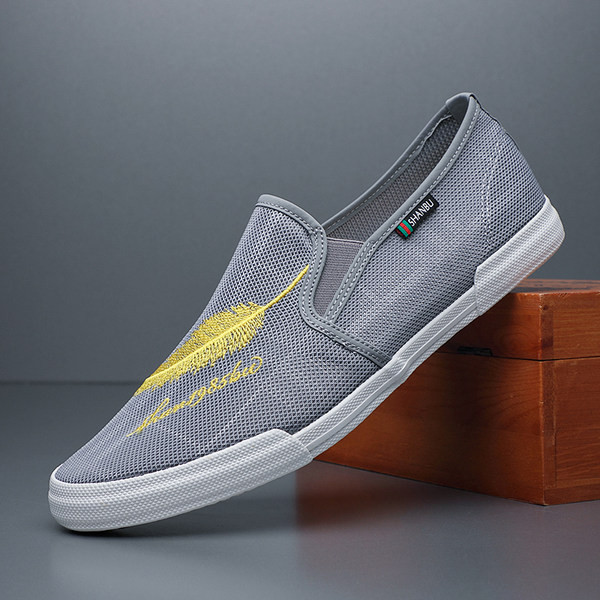 Ανδρικά μοντέρνα μοκασίνια με κέντημα φτερών