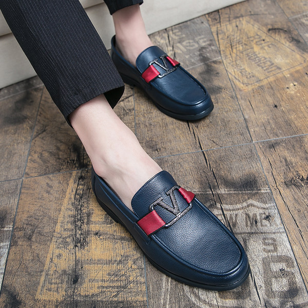 Ανδρικά καθημερινά μοκασίνια κατασκευασμένα από faux δέρμα με μεταλλική διακόσμηση