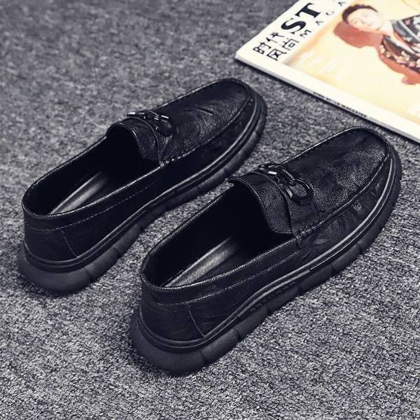 Νέο μοντέλο ανδρικά μοκασίνια με μεταλλική αγκράφα