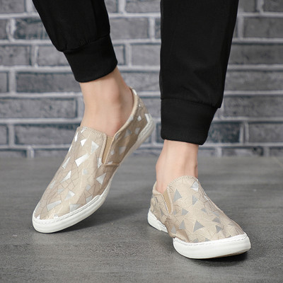 Νέο μοντέλο μοκασίνια με επίπεδη σόλα