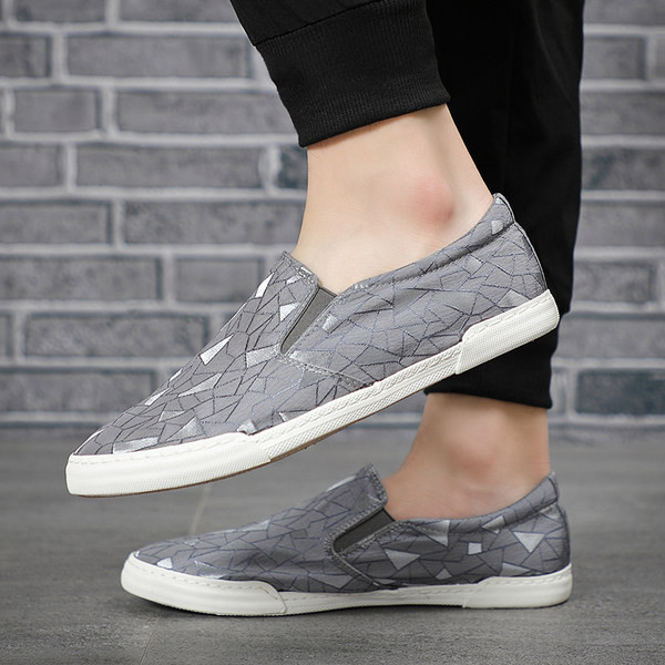 Νέο μοντέλο μοκασίνια με επίπεδη σόλα