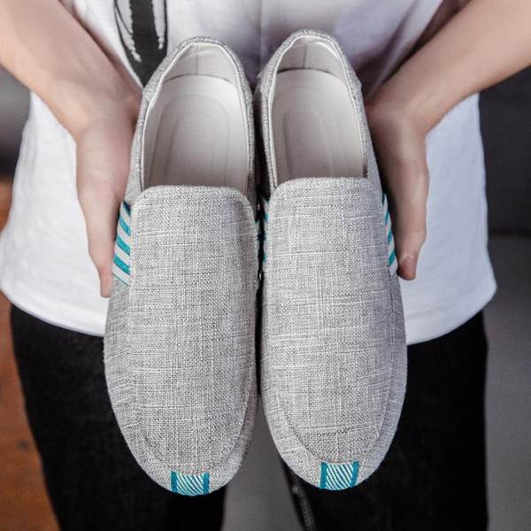 Jauns elegantu vīriešu mokasīnu modelis no eko zamšādas ar ērtu zoli