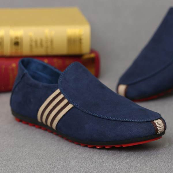 Jauns elegantu vīriešu mokasīnu modelis no eko zamšādas ar ērtu zoli