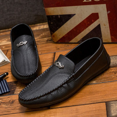 Jauns vīriešu mokasīnu modelis ar metāla sprādzi - mākslīgā āda