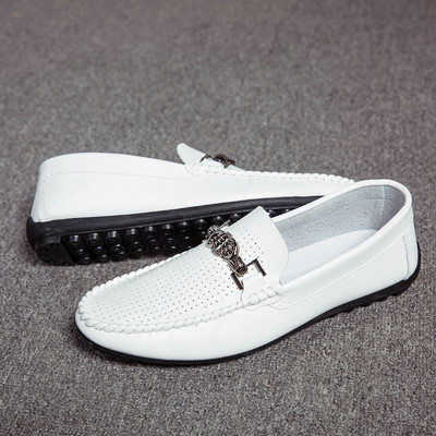 Jauns vīriešu mokasīnu modelis ar metāla sprādzi - mākslīgā āda