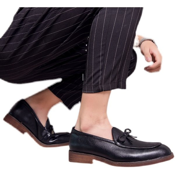 Vīriešu ādas mokasīni ar lentīti