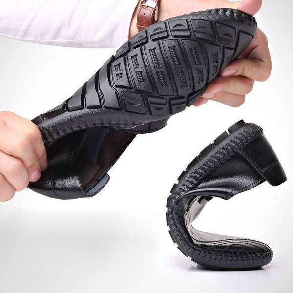 Jauns vīriešu ādas mokasīnu modelis divās krāsās