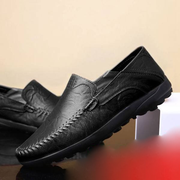 Jauns vīriešu ādas mokasīnu modelis divās krāsās