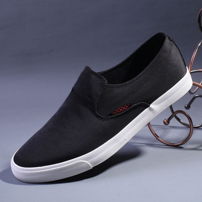 Ikdienas vīriešu mokasīni no auduma ar uzrakstu