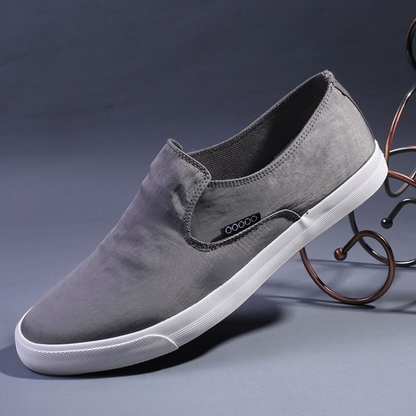 Ikdienas vīriešu mokasīni no auduma ar uzrakstu