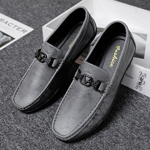 Aktuāli vīriešu mokasīni no eko ādas ar sprādzi