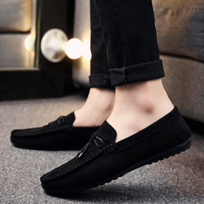 Jauns vīriešu zamšādas mokasīnu modelis vairākās krāsās