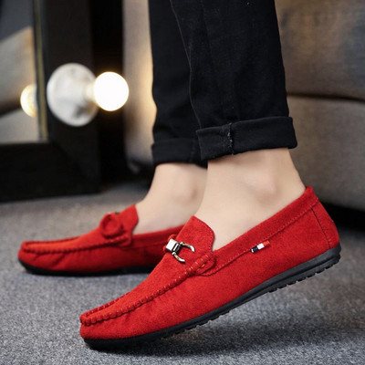 Jauns vīriešu zamšādas mokasīnu modelis vairākās krāsās