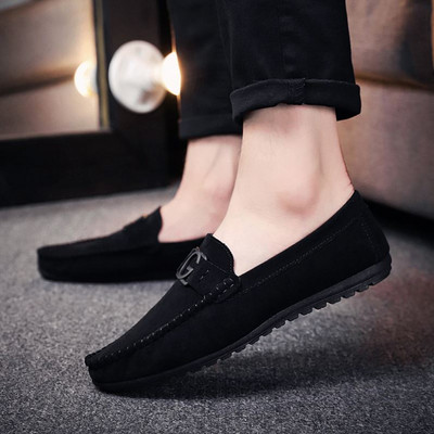 Jauns vīriešu zamšādas mokasīnu modelis vairākās krāsās