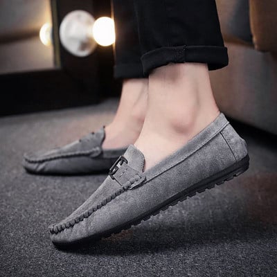 Jauns vīriešu zamšādas mokasīnu modelis vairākās krāsās