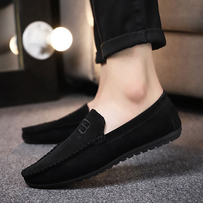 Jauns vīriešu zamšādas mokasīnu modelis vairākās krāsās