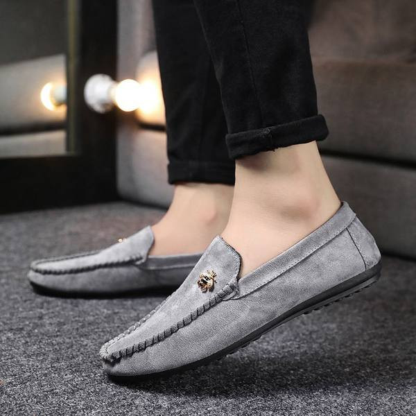 Jauns vīriešu zamšādas mokasīnu modelis vairākās krāsās