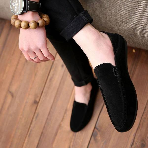 Jauns vīriešu zamšādas mokasīnu modelis vairākās krāsās