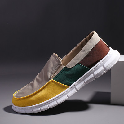 Mūsdienīgi tekstila mokasīni vīriešiem