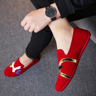 Vīriešu aktuāli mokasīni ar plakanu zoli un izšuvumu