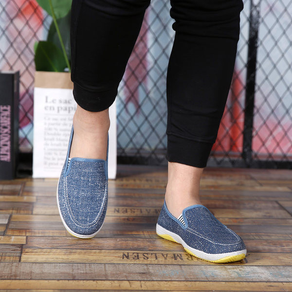 Vīriešu mokasīnu noapaļots modelis ar plakanu zoli