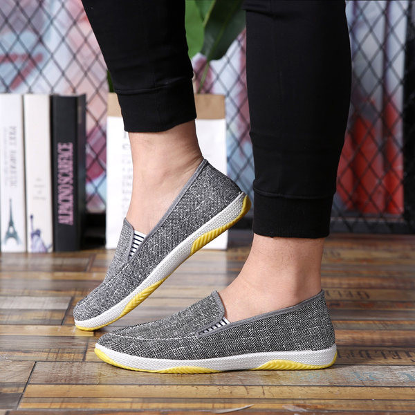 Vīriešu mokasīnu noapaļots modelis ar plakanu zoli