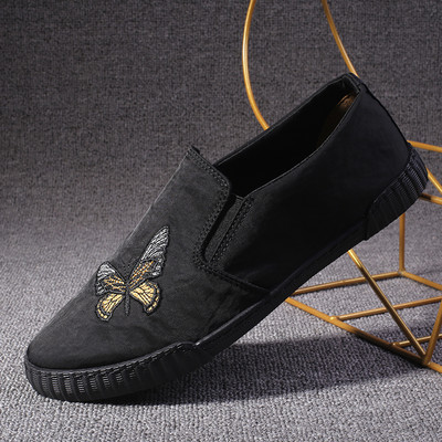 Ανδρικά μοκασίνια με κεντήματα