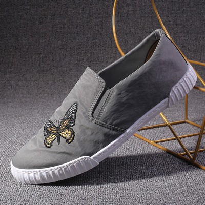 Ανδρικά μοκασίνια με κεντήματα