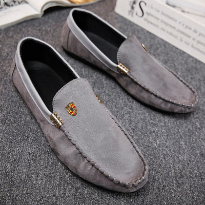 Jauns vīriešu mokasīnu modelis ar metāla sprādzi - eko zamšādas