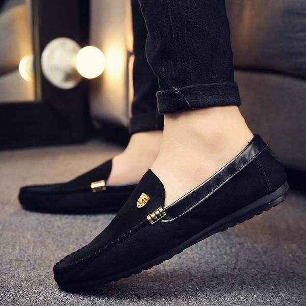 Jauns vīriešu mokasīnu modelis ar metāla sprādzi - eko zamšādas