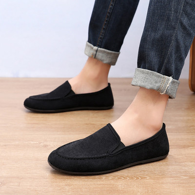 Apvalių mokasinų paprastas modelis vyrams