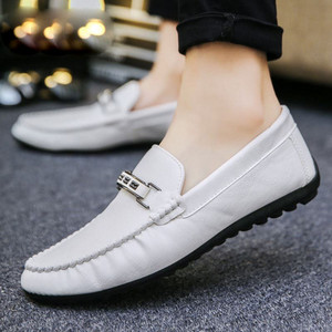 Casual ανδρικά έκο δερμάτινα μοκασίνια με μεταλλικό στοιχείο