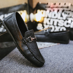 Casual ανδρικά έκο δερμάτινα μοκασίνια με μεταλλικό στοιχείο