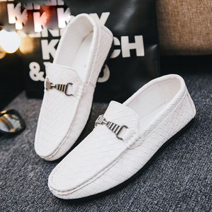 Casual ανδρικά έκο δερμάτινα μοκασίνια με μεταλλικό στοιχείο