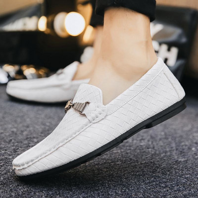 Casual ανδρικά έκο δερμάτινα μοκασίνια με μεταλλικό στοιχείο