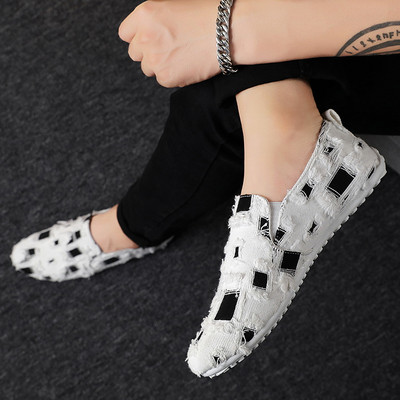 Stilīgi vīriešu mokasīni ar plakanu zoli, vienkāršs modelis