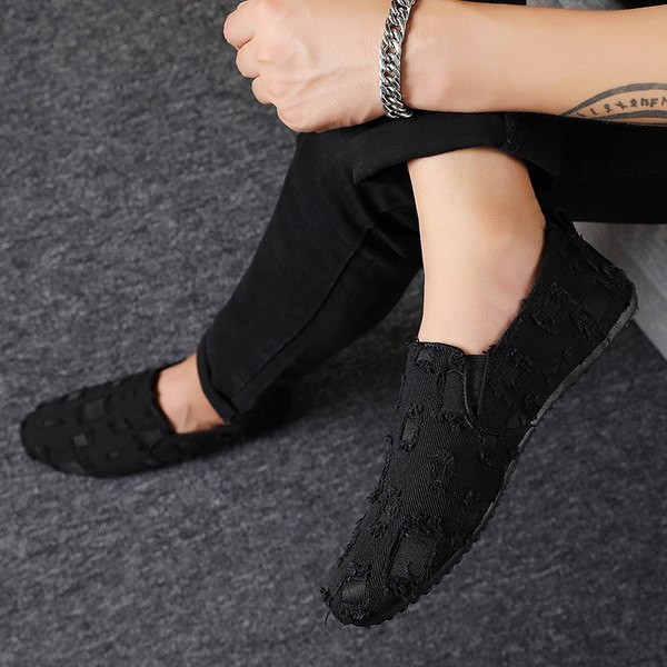 Stilīgi vīriešu mokasīni ar plakanu zoli, vienkāršs modelis