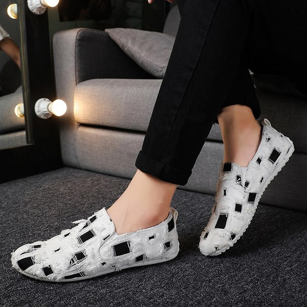 Stilīgi vīriešu mokasīni ar plakanu zoli, vienkāršs modelis