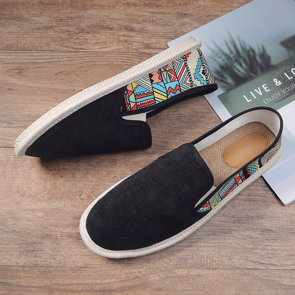 Κλωστοϋφαντουργικές εσπαντρίγιες με χρωματιστό μοτίβο