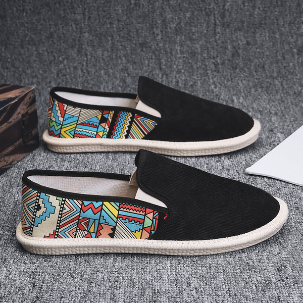 Κλωστοϋφαντουργικές εσπαντρίγιες με χρωματιστό μοτίβο