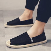 Ikdienas vīriešu mokasīnu vienkāršs modelis