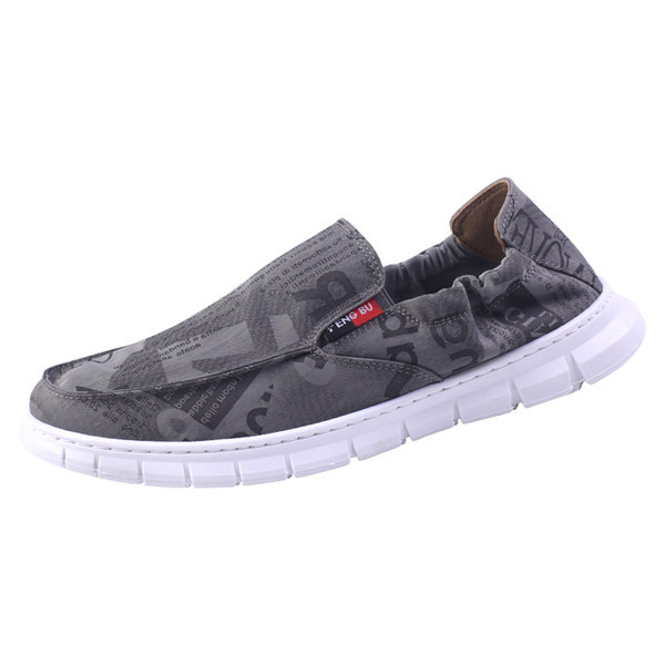 Σύγχρονα μοκασίνια με ελαστική και επίπεδη σόλα