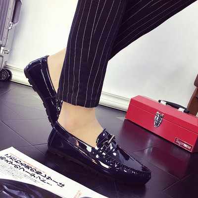 Jauns vīriešu mokasīnu modelis ar metāla elementu - vairāki modeļi