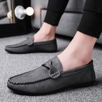 Jauns vīriešu mokasīnu modelis ar metāla elementu - vairāki modeļi