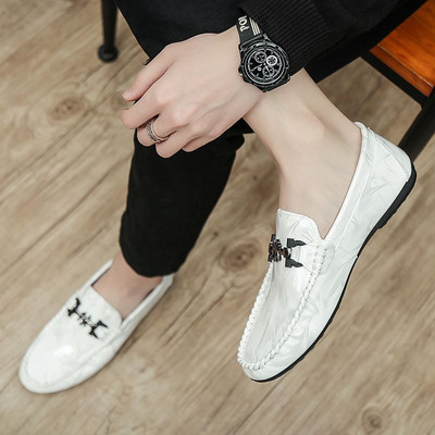 Jauns vīriešu mokasīnu modelis ar metāla elementu - vairāki modeļi