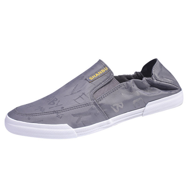 Mūsdienīgi tekstila mokasīni ar plakanu zoli