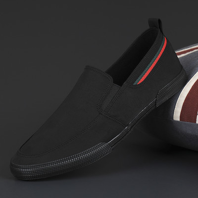 Ανδρικά στρογγυλά μοκασίνια με χρωματιστές ρίγες